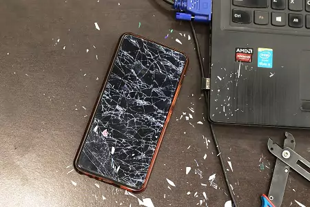 Cracked iTel mobile phone screen repair at AiPR